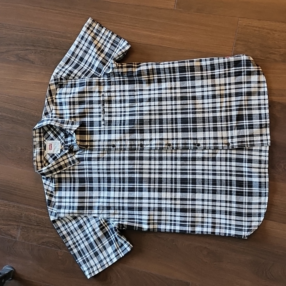 Levi's Stratus Button Down Shirt. Plaid. Black. Size XL